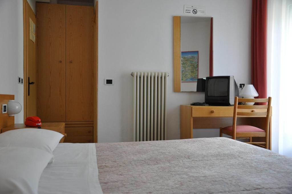 Hotel Ideal Sarche di Calavino Bilik gambar