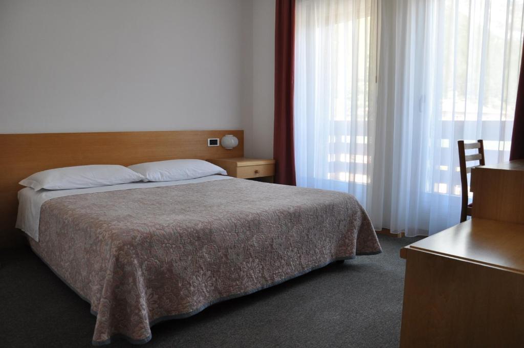 Hotel Ideal Sarche di Calavino Bilik gambar