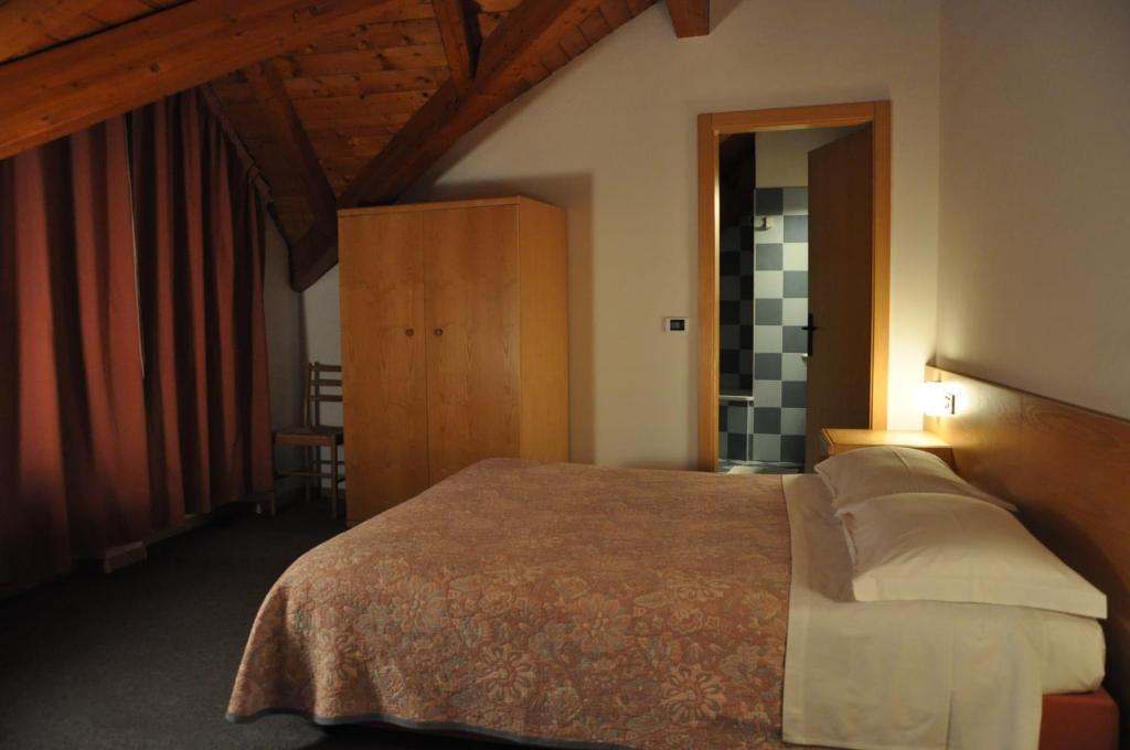 Hotel Ideal Sarche di Calavino Bilik gambar