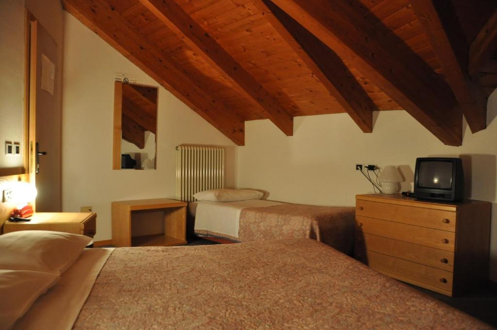 Hotel Ideal Sarche di Calavino Bilik gambar